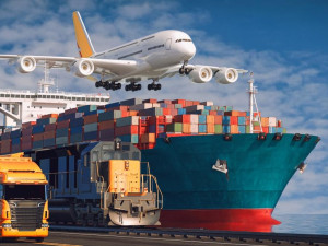 How has the global supply chain crisis affected currency markets?