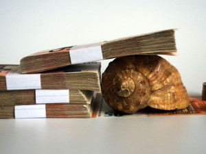What happens to a bank account when someone dies?
